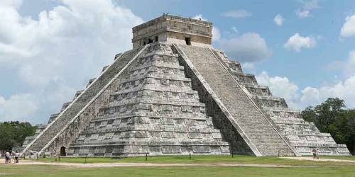 What did the mayan pyramid look like