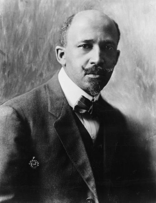 How did w.e.b. dubois and booker t. washington differ in response to violence as discrimination agai