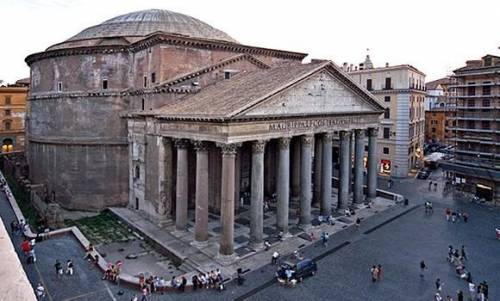Which of the following is not a way the potential of cement was exploited to build the Pantheon?

a.