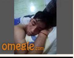 Why is he sleeping on omegle/? is he being recorded a. no b. yes