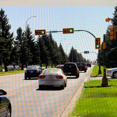 00

DO
YE
You are approaching an intersection on a multiple-lane road, and you want to change lane