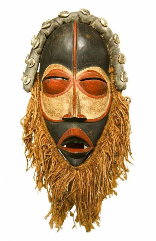 HELLPPPP PLEASE

Look at the mask below. What do the materials use to make it tell us about the cu