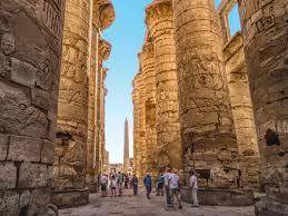 PLEASE HELP QUICK ASAP HURRY I NEED THE ANSWER ASAP

Walking into The Great Hypostyle Hall in anci