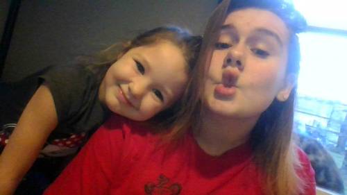 FREEEE POINTSSS! Don't mind my ugly face but look how cute my niece is!