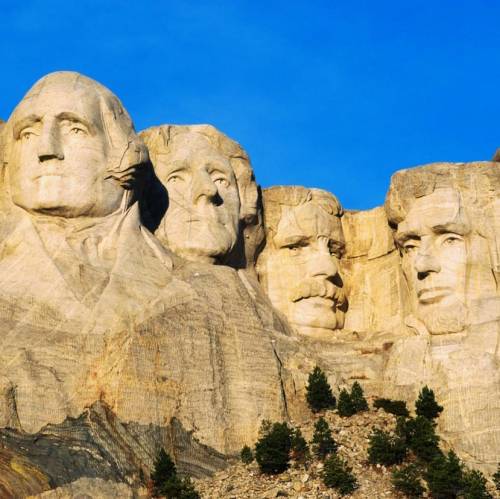 Why is Mount Rushmore a big part of U.S. history