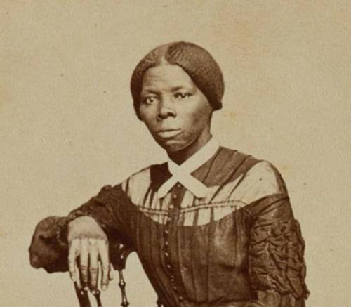 hey guys quick favor, i have this black history project on harriet tubman and i cant find any pictur