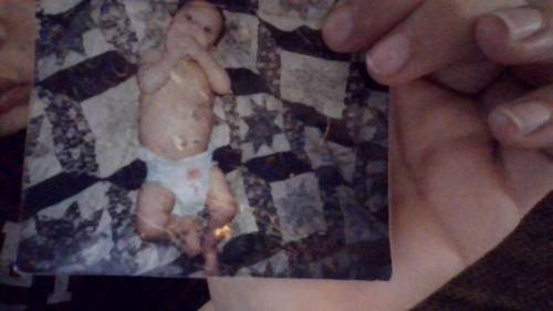 Here is a baby pic of me plz rate 1-10. free pointssssss