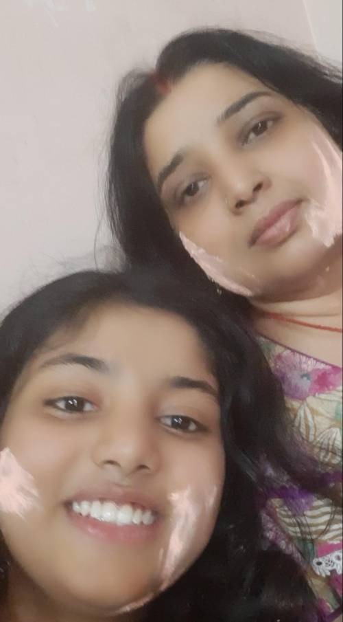 Happy Holi everyoneit's me and my mommy​