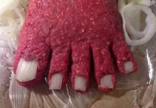 MEAT TOES ARE YUMM Y