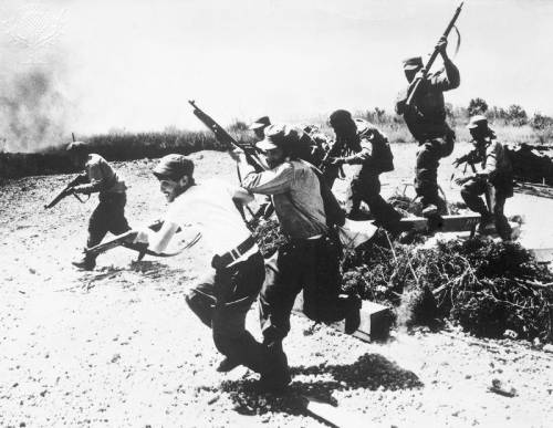 The image below shows anti-Castro forces launching an attack during the Bay of Pigs invasion in 196