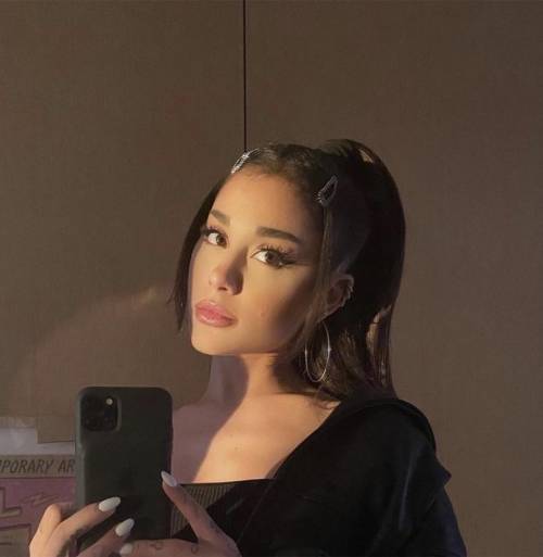 Istg ari gets hot everytime i see her