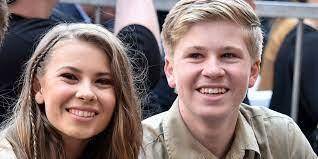 PLEASE DO NOT REPORT XD

these look like the Irwin siblings--- 
tell me if i'm right or wrong plea