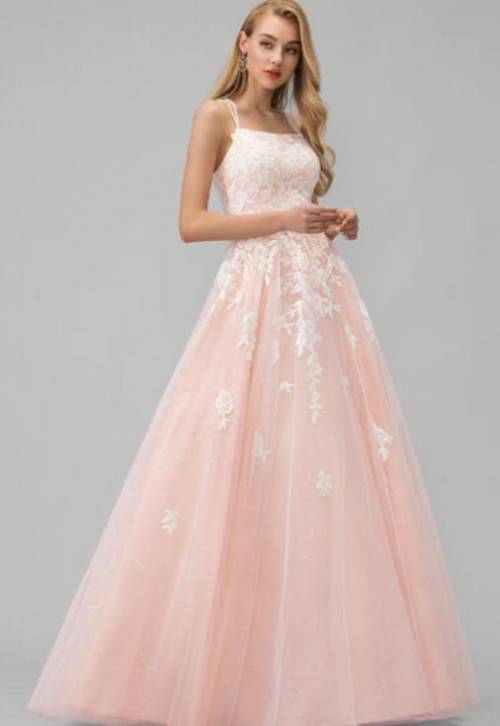 What prom dress seems the best well uh bc surprisingly I’m going