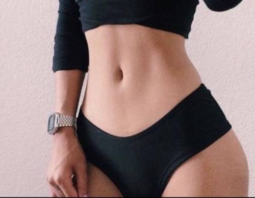 TW: How much water should I drink to make my stomach flatter like the picture above??