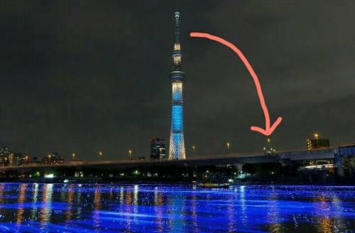 What will happen if Tokyo skytree falls from one side because of an earthquake.​
