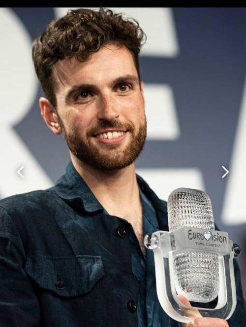 Who is Duncan Laurence ??don't report -_- !!​